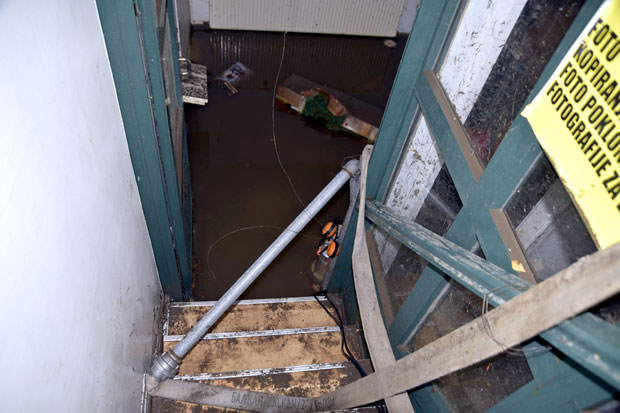 У престоници пописују штету насталу због невремена у понедељак вече: Бујица носила све пред собом, најгоре прошли локали на Аутокоманди и Сајму (ФОТО, ВИДЕО)